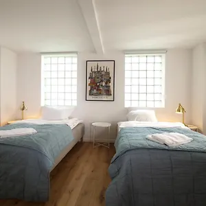 Rent A Place 1 - 4 Semesterbostad