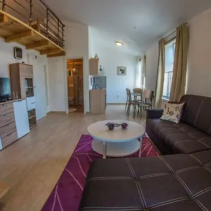 https://apartments-nikic.in-istria.net